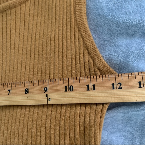 Double zero size large halter camel ribbed fitted dress side slit stretchy soft - Picture 6 of 9